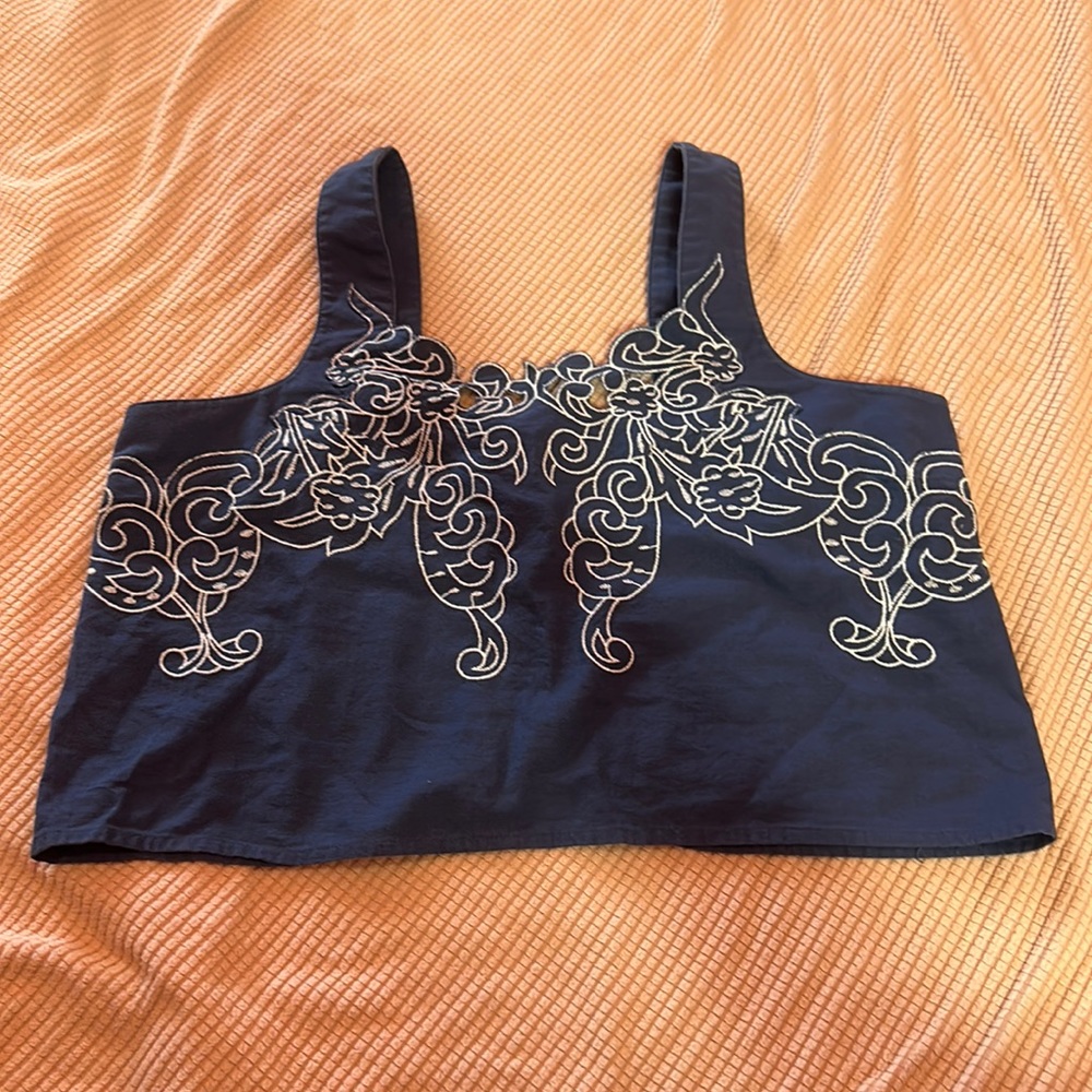 Crop top